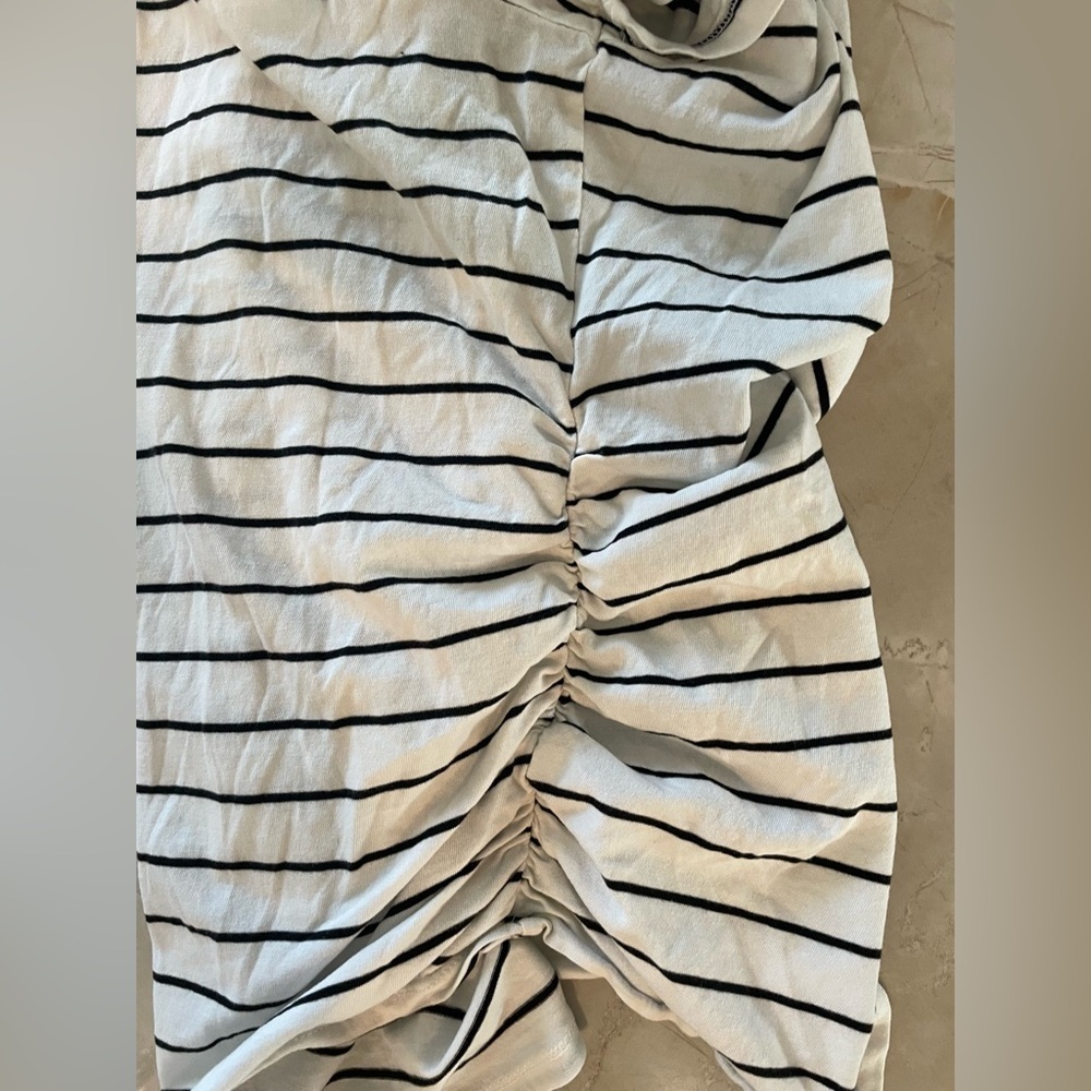 Isabel Maternity Shirt Size Large Black White Short Sleeve V-Neck Side Shirred - Picture 3 of 5